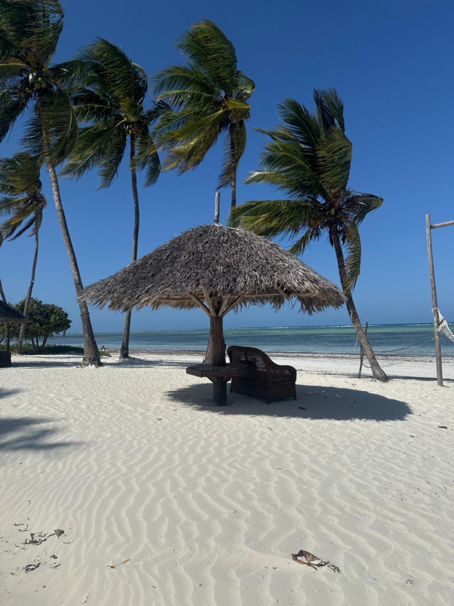 Zanzinite Beach Spa Hotel Zanzibar ภายนอก รูปภาพ