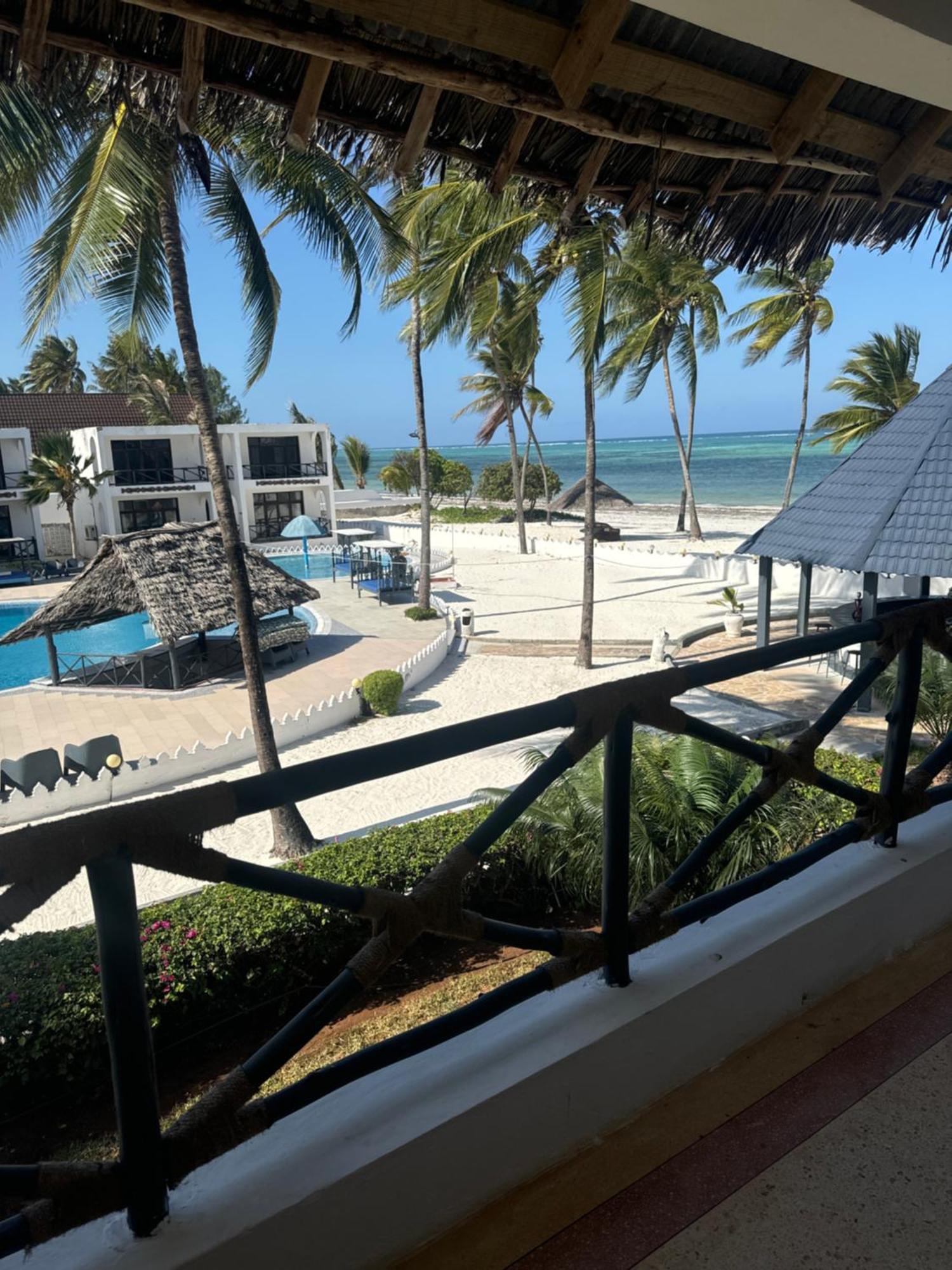 Zanzinite Beach Spa Hotel Zanzibar ภายนอก รูปภาพ